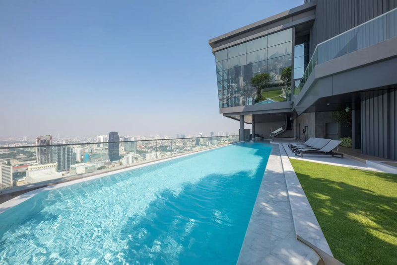 The Room Phayathai by Land and Houses
